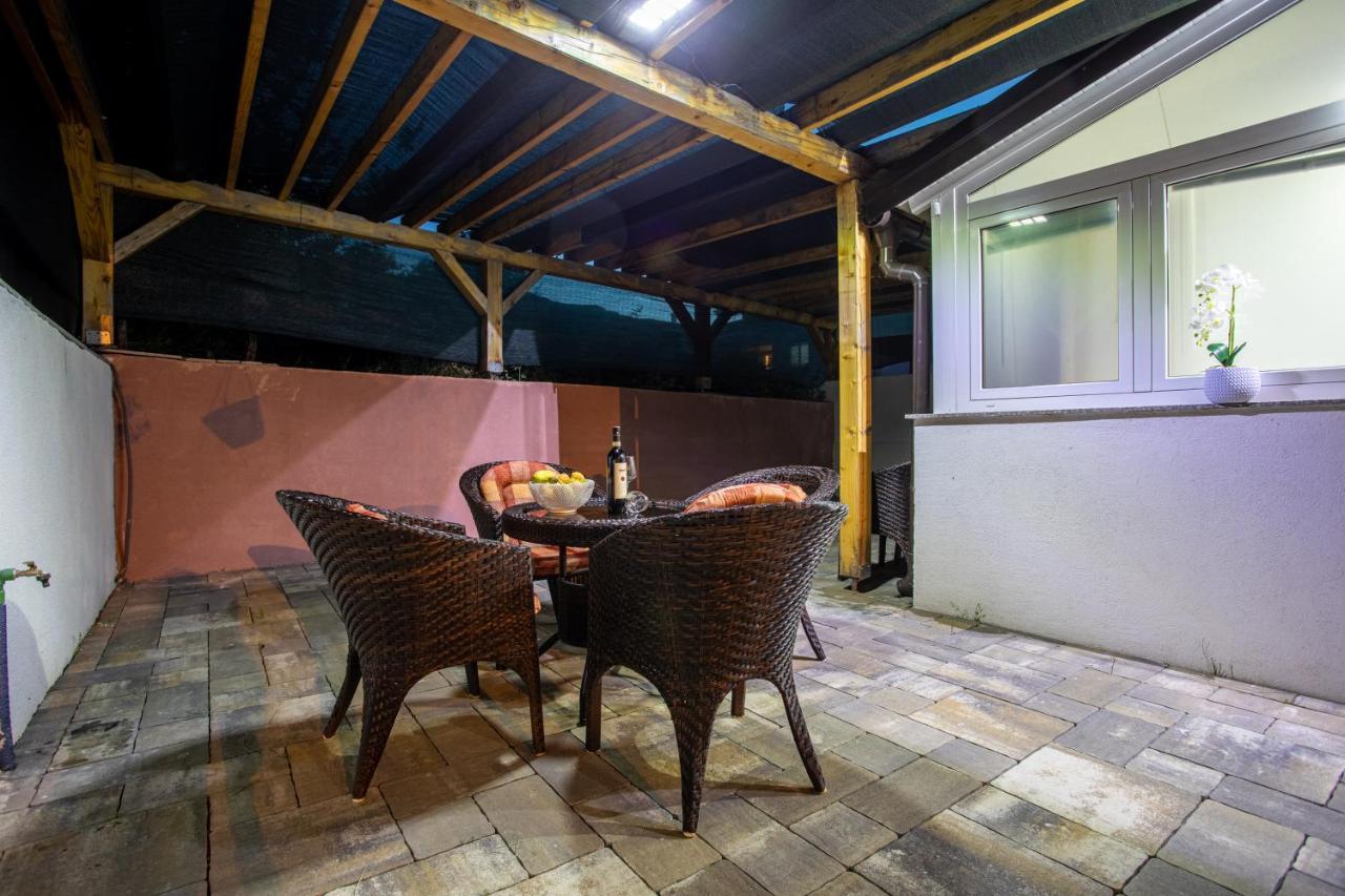 Apartments La Natalli باشْكا المظهر الخارجي الصورة